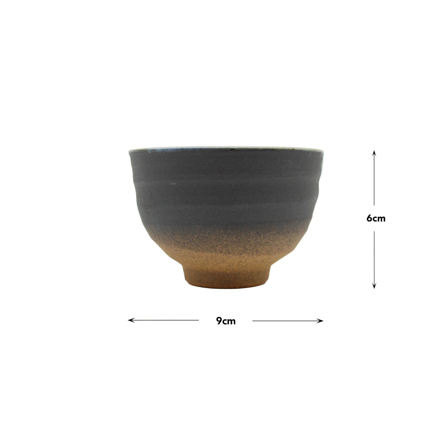 The Tea Cup - Minoyaki Nuribun is a ceramic bowl featuring a dark upper half and brown base, measuring 9 cm in diameter and 6 cm high. Set against a white background, its perfect as a unique tea cup or decorative accent.