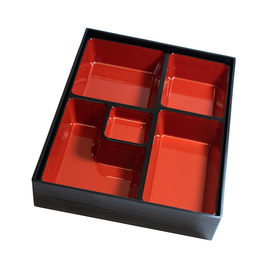 The Bento Box – 5 Section in Black & Red Lacquer features five compartments of different sizes, ideal for keeping your packed lunch organized.