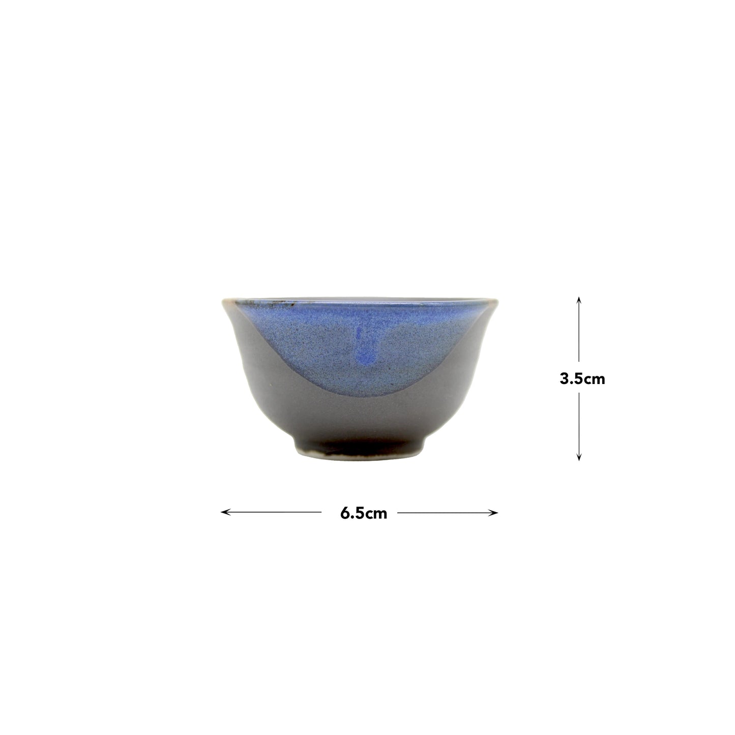 The Sake Cup - Black with Blue Glaze, measuring 6.5 cm in diameter and 3.5 cm in height, is shown on a white background with dimension arrows—a refined touch of Japanese culture.