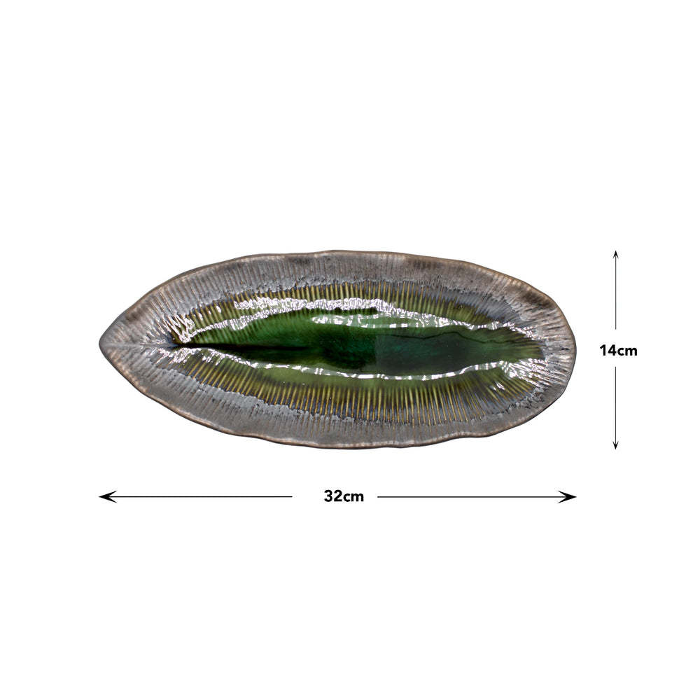 The Sashimi Platter - Oval in Midori Green is a 32 x 14 cm Minoyaki porcelain dish with a green center, inspired by Japanese tableware. Displayed on a white background with measurement arrows.
