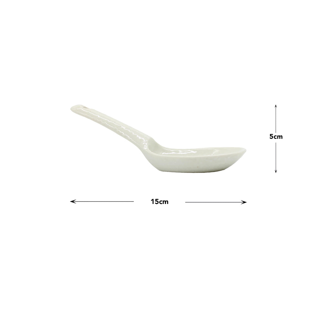 
                  
                    A Spoon - White Gloss made of Minoyaki porcelain is shown in profile with labeled dimensions: 15 cm long and 5 cm wide.
                  
                