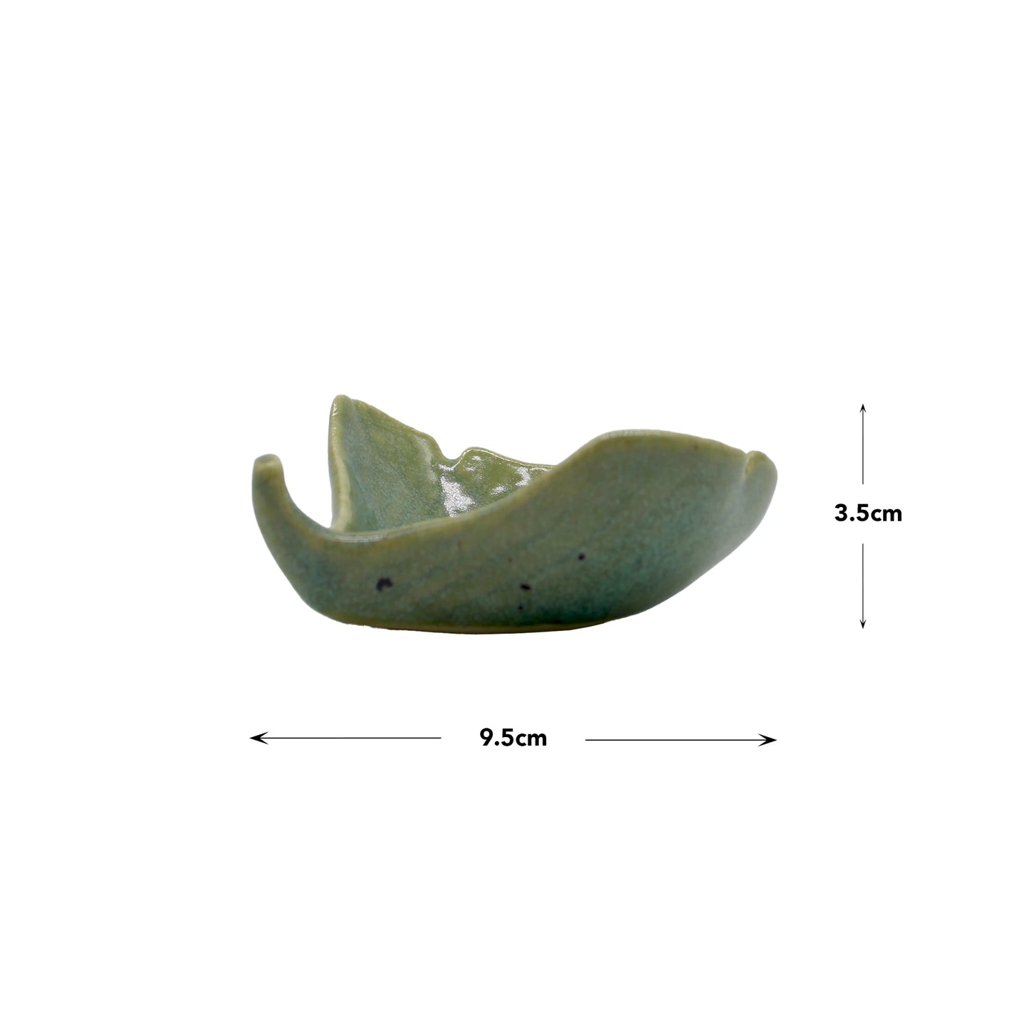 
                  
                    Small, green, ginkgo leaf-shaped Soy Sauce Dish - Gingko Leaf, 3.5cm high and 9.5cm wide.
                  
                