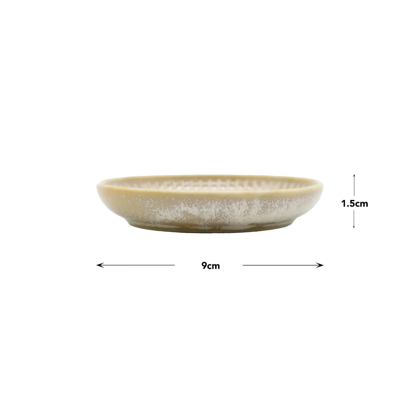The Soy Sauce Dish - Ridged Alabaster is a shallow Minoyaki porcelain dish with a beige and white speckled pattern, crafted in Gifu. It measures 9 cm in diameter and 1.5 cm high—ideal as an alabaster sauce dish.