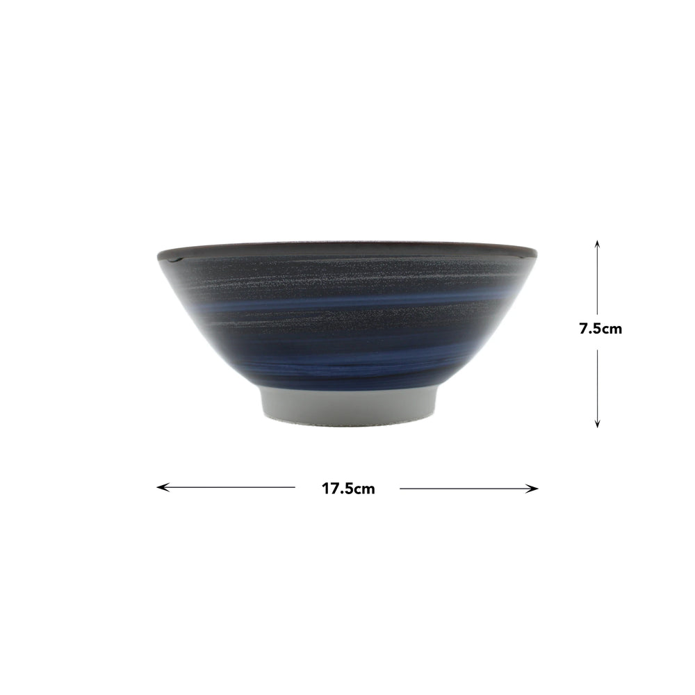 
                  
                    The Udon bowl - Great Wave Design White is a Minoyaki porcelain bowl with blue and gray bands, measuring 7.5 cm high and 17.5 cm in diameter, shown on a white background and inspired by the elegance of Japanese ukiyo-e art.
                  
                