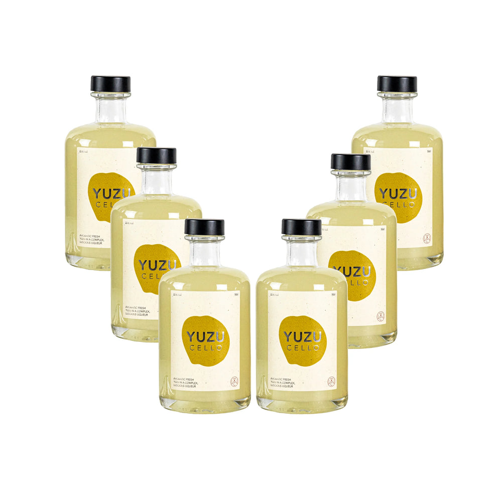 
                  
                    Six Yuzucello - 50cl clear glass bottles with black caps are arranged in a V shape on a white background, highlighting the aromatic and refreshing citrus flavors of this yuzu liqueur.
                  
                